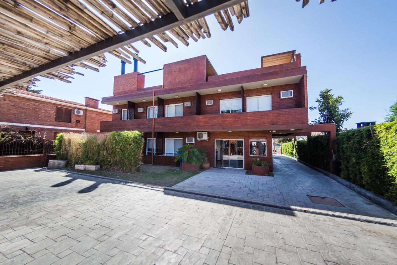 Costalago Suites- By Hvh Villa Carlos Paz Exterior foto